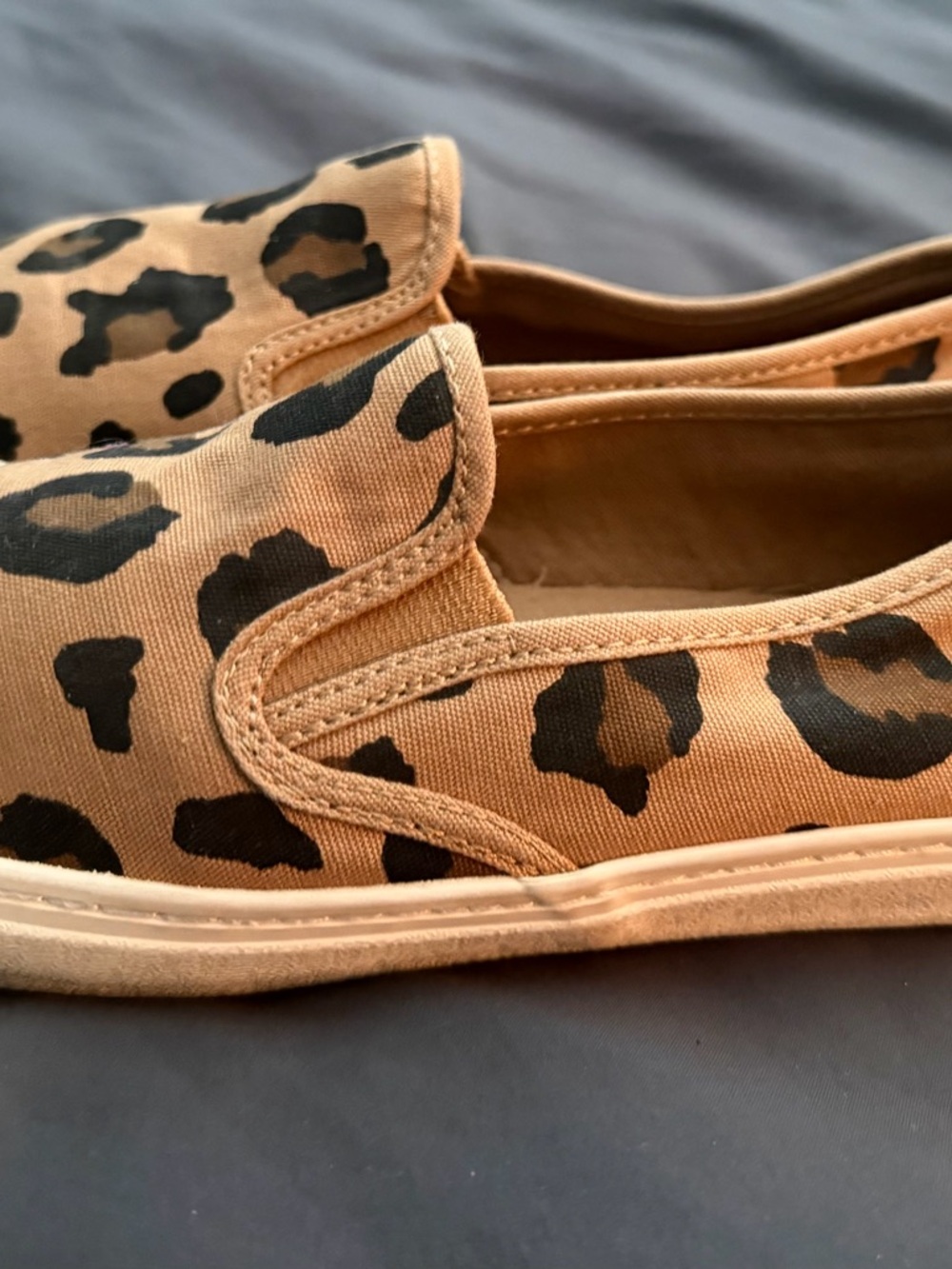 Leopard Print Slip-On Sneakers for Women - Tan/Black. SZ 8 - Picture 2 of 4